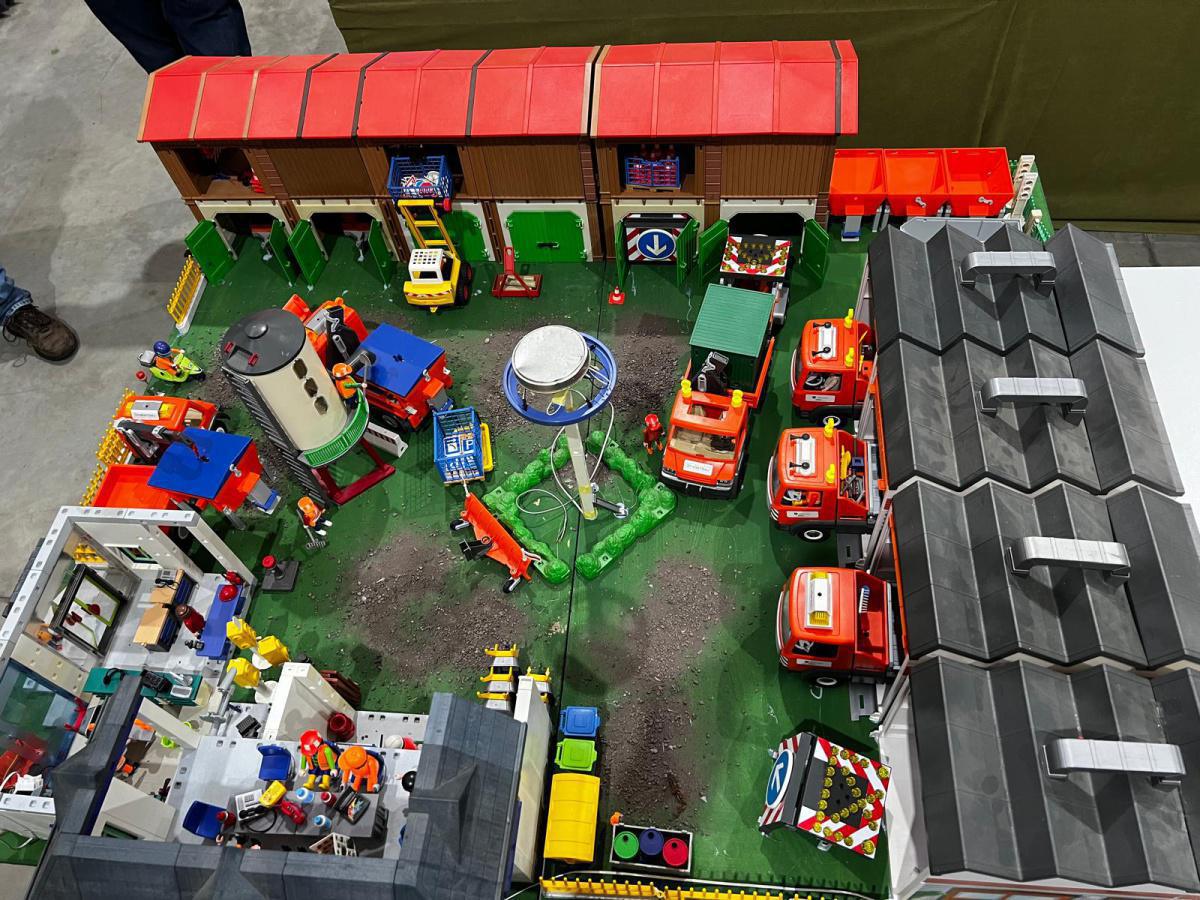 Straßenmeisterei Papenburg jetzt in den miniWelten - Film von der Ems-Vechte-Welle Straßenmeisterei Papenburg jetzt in den miniWelten - Film von der Ems-Vechte-Welle