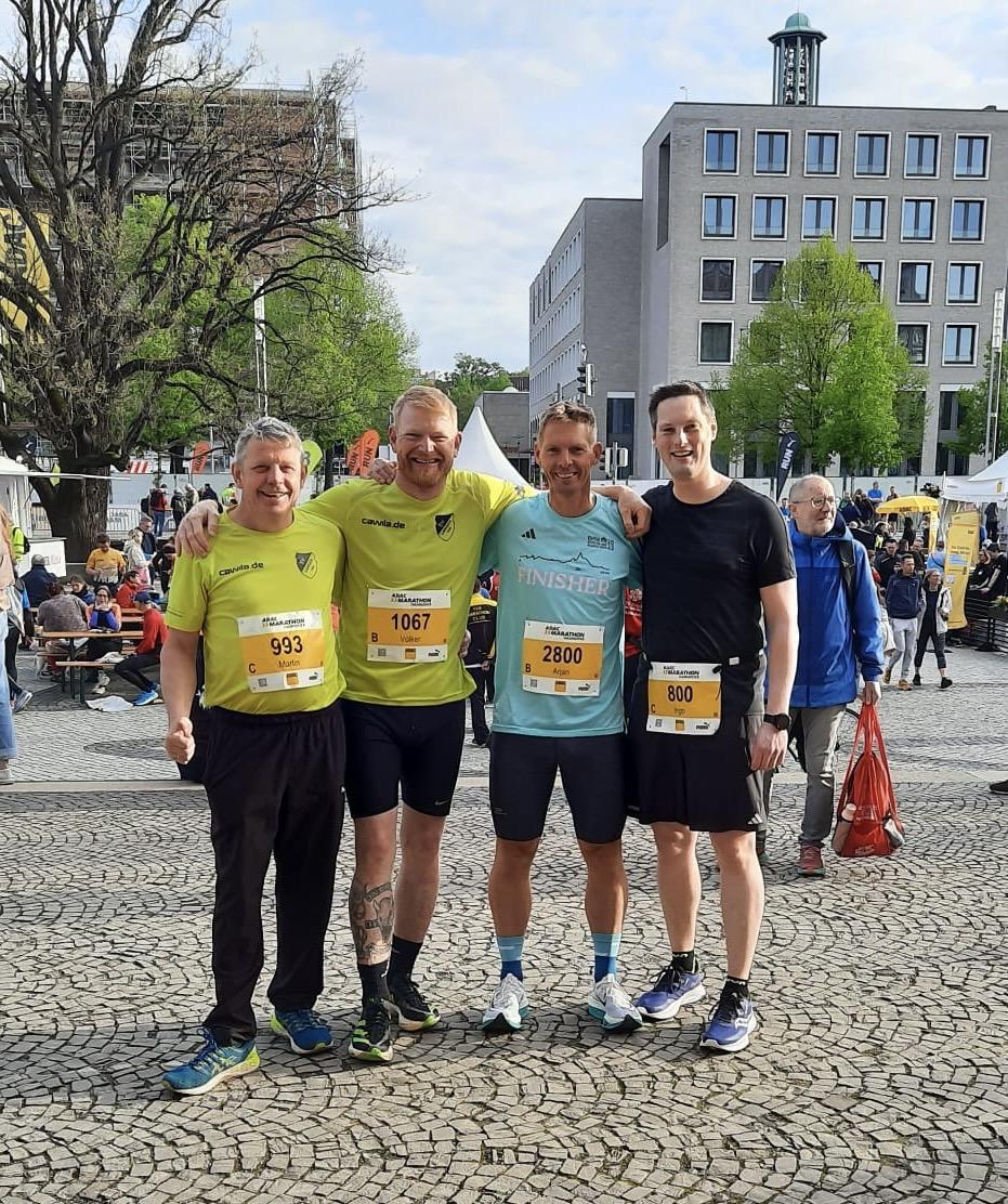 Erfolgreiche Läufer beim Hannover Marathon 