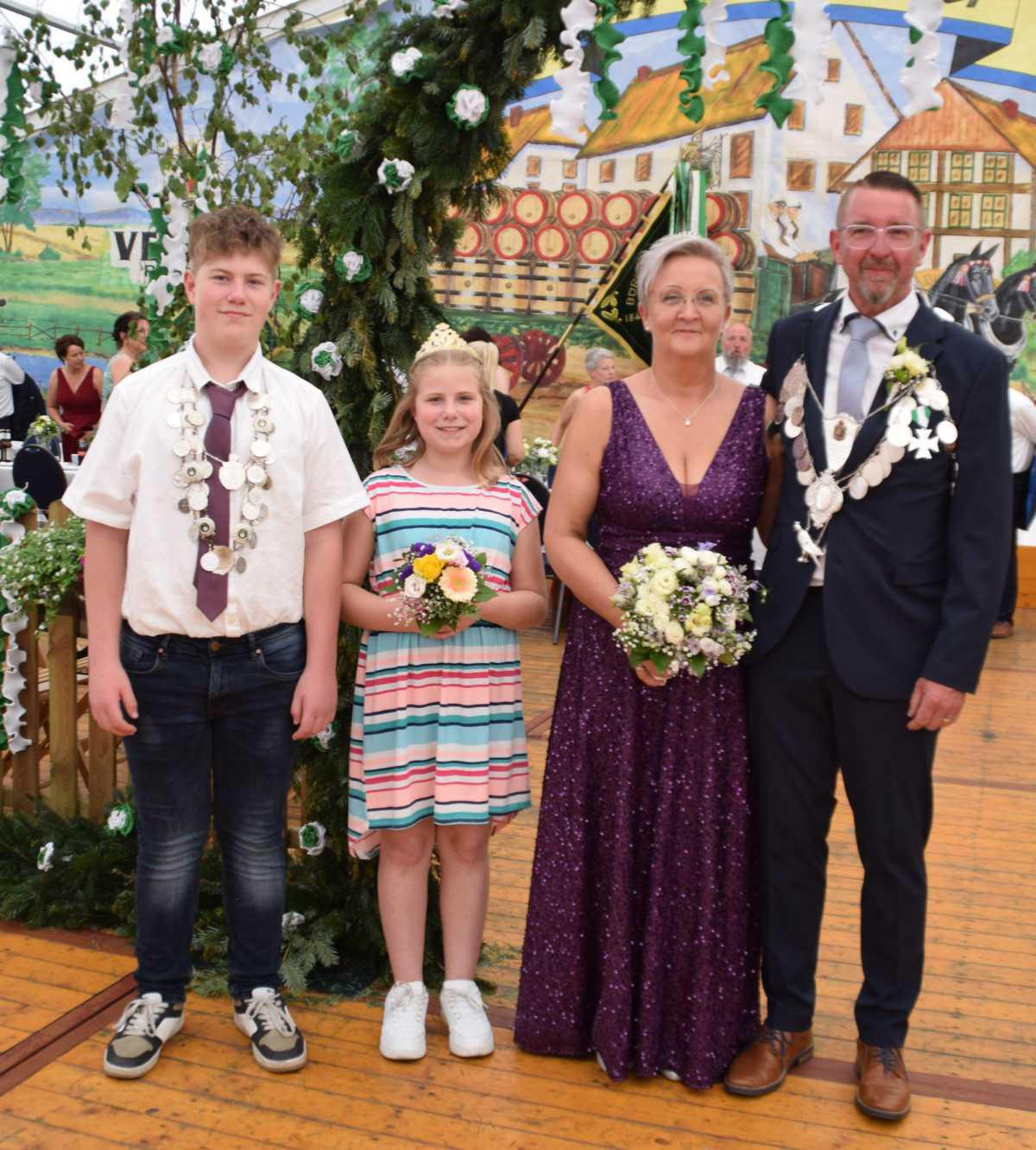 Neues Königshaus beim Bürgerschützenverein Lathen Neues Königshaus beim Bürgerschützenverein Lathen