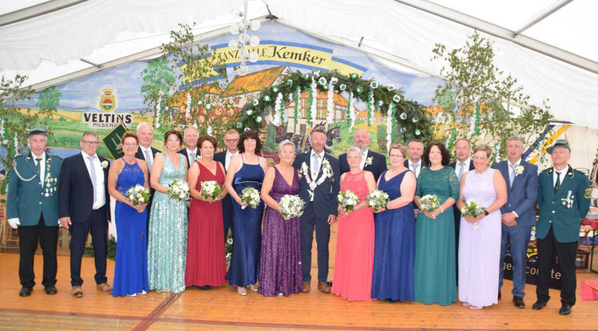 Neues Königshaus beim Bürgerschützenverein Lathen Neues Königshaus beim Bürgerschützenverein Lathen