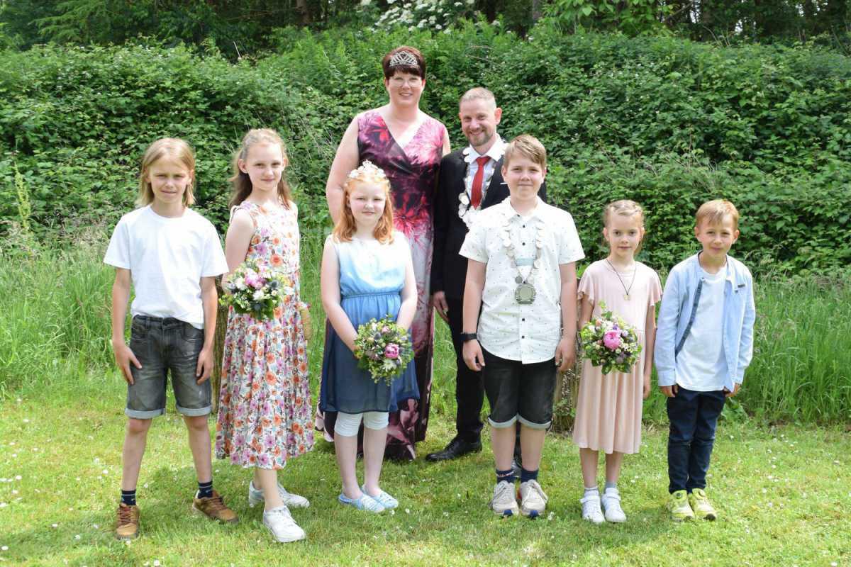 Neues Königshaus 2024/25 beim Schützenverein Kathen-Frackel, Hilter Neues Königshaus 2024/25 beim Schützenverein Kathen-Frackel, Hilter