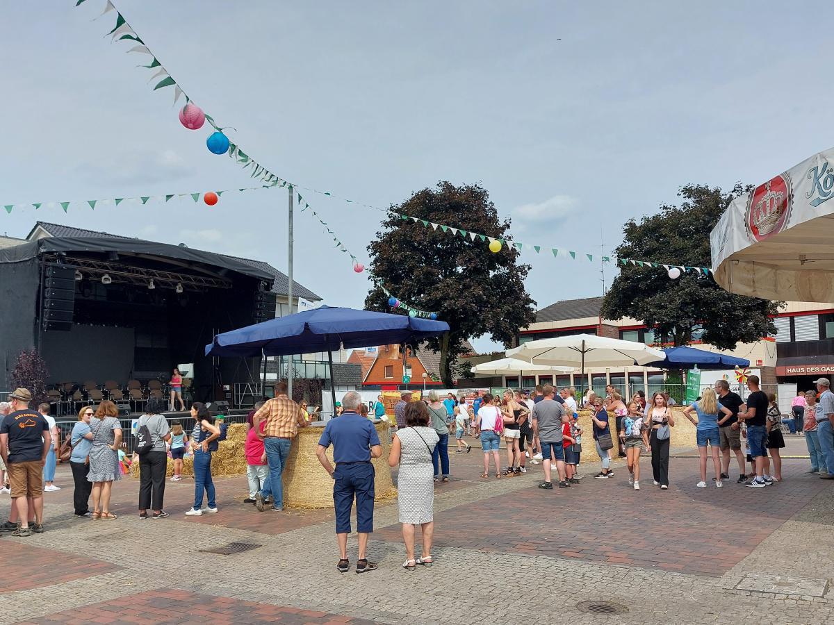 Verkaufsoffen am heutigen Sonntag mit Familientag Verkaufsoffen am heutigen Sonntag mit Familientag