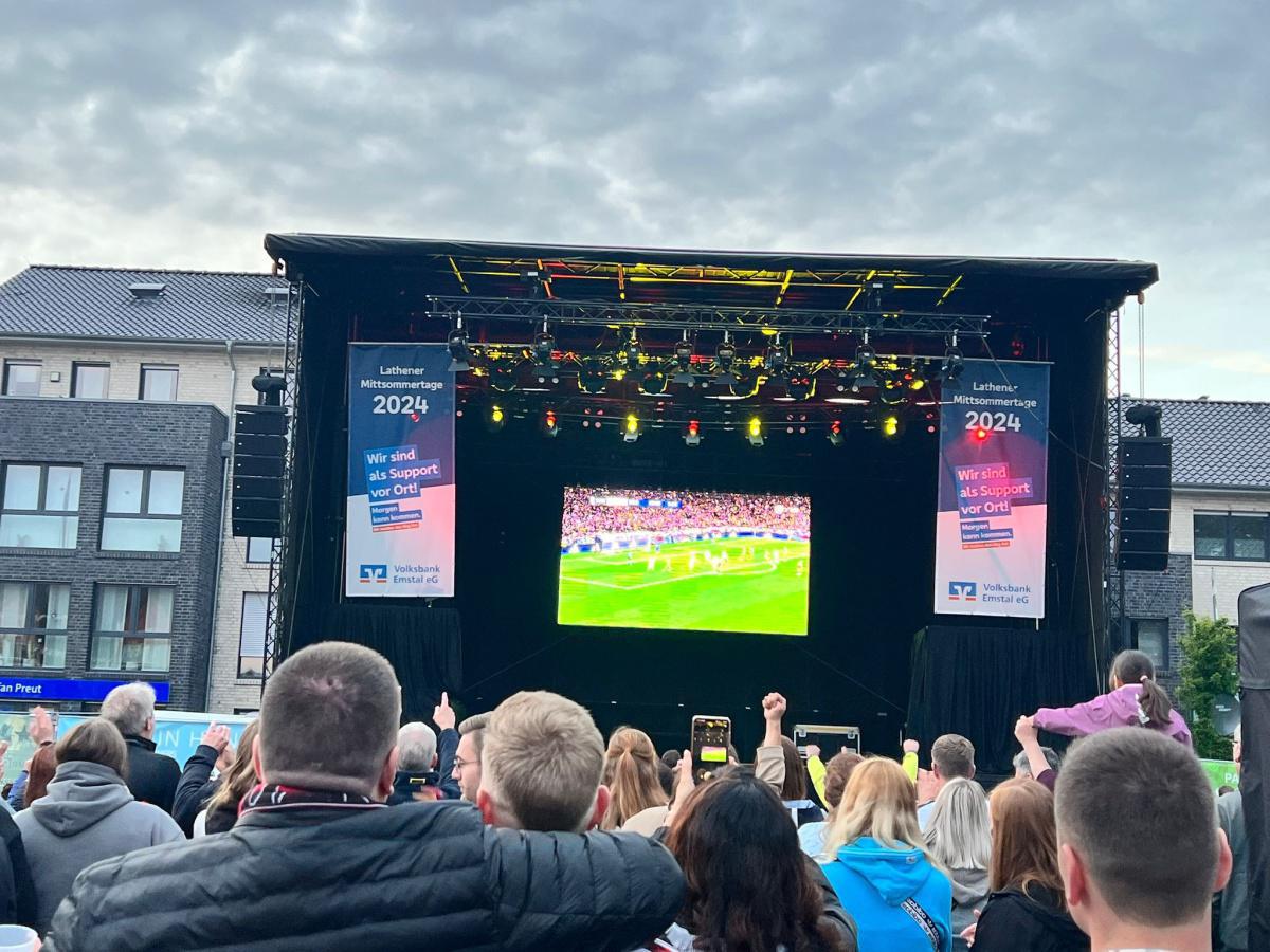 Tolle Stimmung zum Auftakt des Lathener Mittsommerwochenende