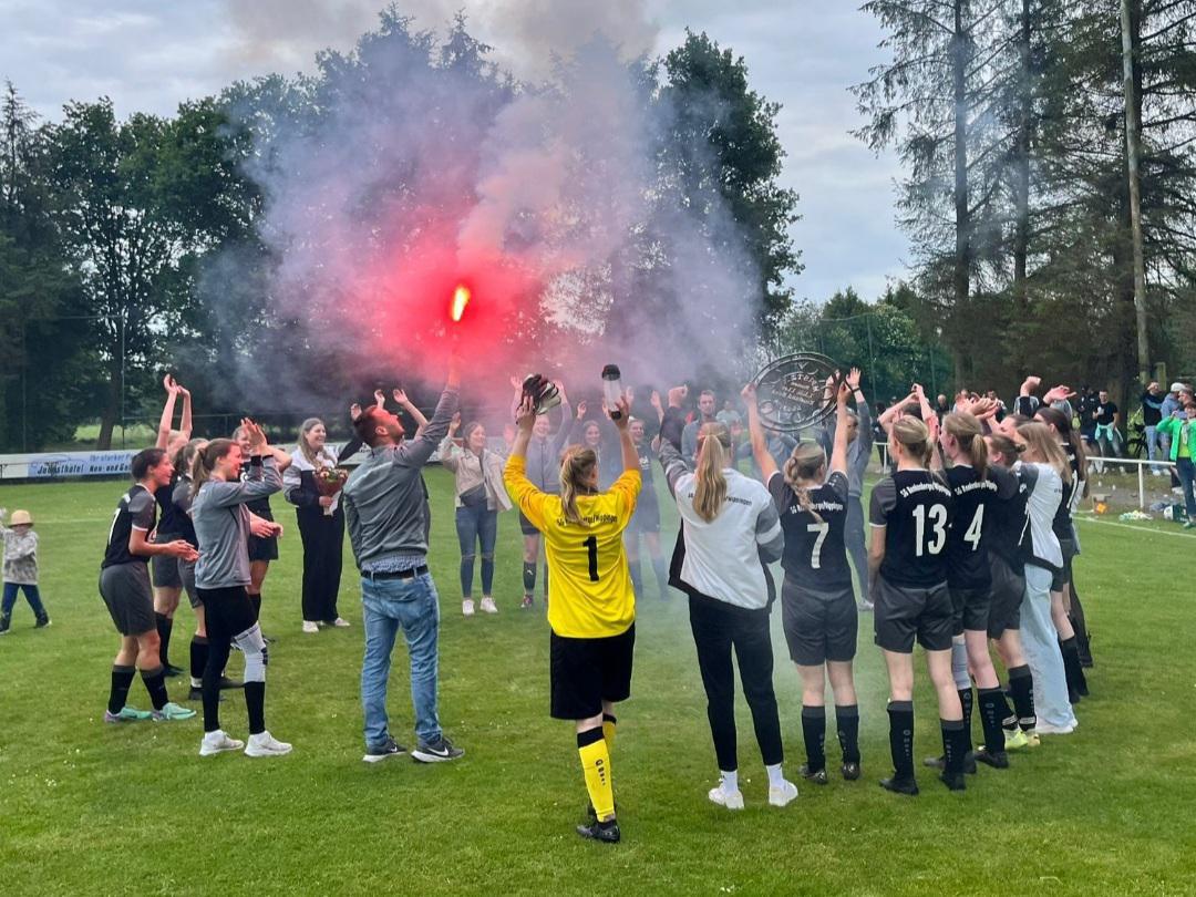 Die Damen der SG Renkenberge Wippingen Neubörger sind Meister