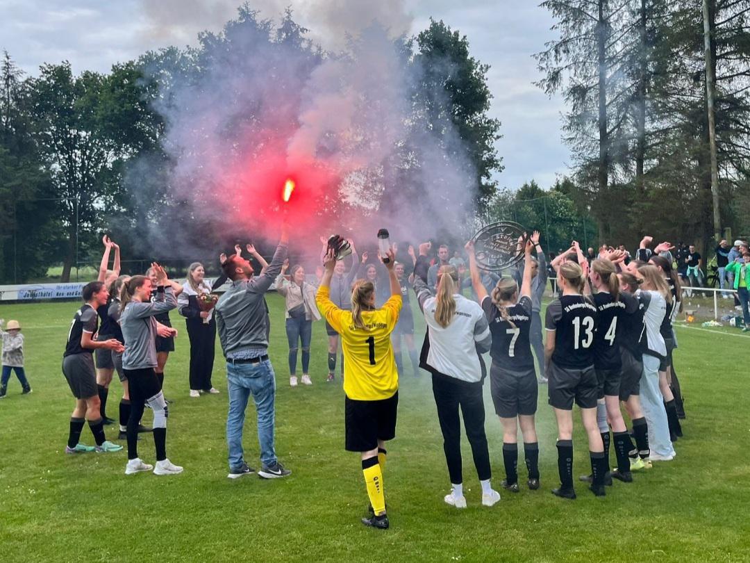 Die Damen der SG Renkenberge Wippingen Neubörger sind Meister Die Damen der SG Renkenberge Wippingen Neubörger sind Meister
