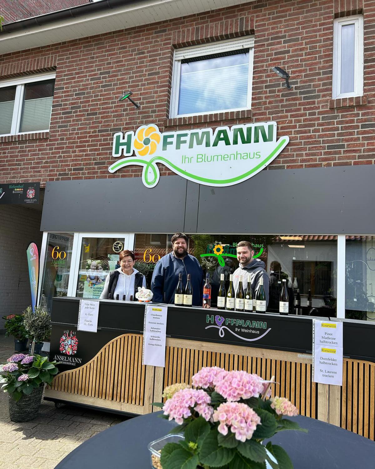 Das Blumenhaus Hoffmann ändert im Juli ihre Öffnungszeiten Das Blumenhaus Hoffmann ändert im Juli ihre Öffnungszeiten