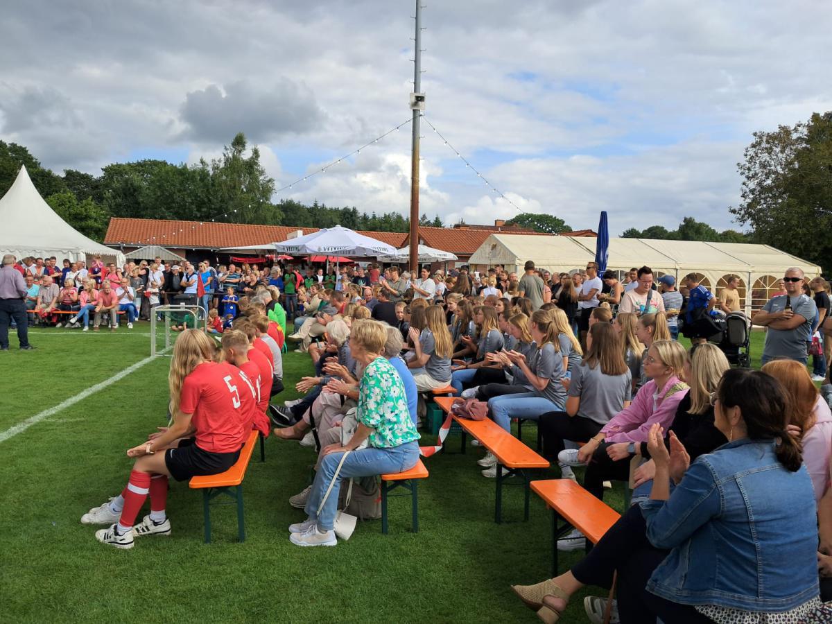 Sportlerehrung auf der Sportwoche des SV Eintracht Neulangen Sportlerehrung auf der Sportwoche des SV Eintracht Neulangen