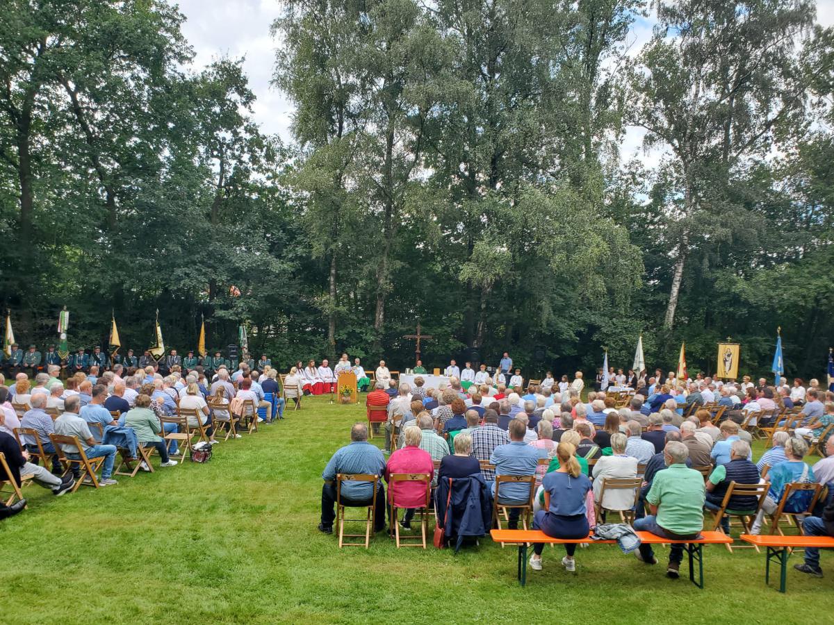 Bildnachlese der BoJe-Verbundsmesse in Niederlangen-Siedlung