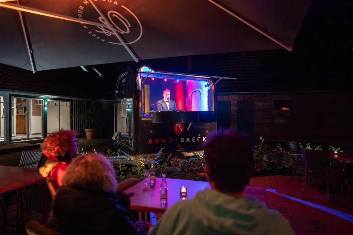 Weihnachtsmarkt7 mit Weihnachtsbaum-Wunschaktion Weihnachtsmarkt7 mit Weihnachtsbaum-Wunschaktion