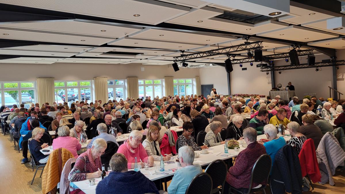 Michael Thürnau begeistert mit Bingo in Lathen 