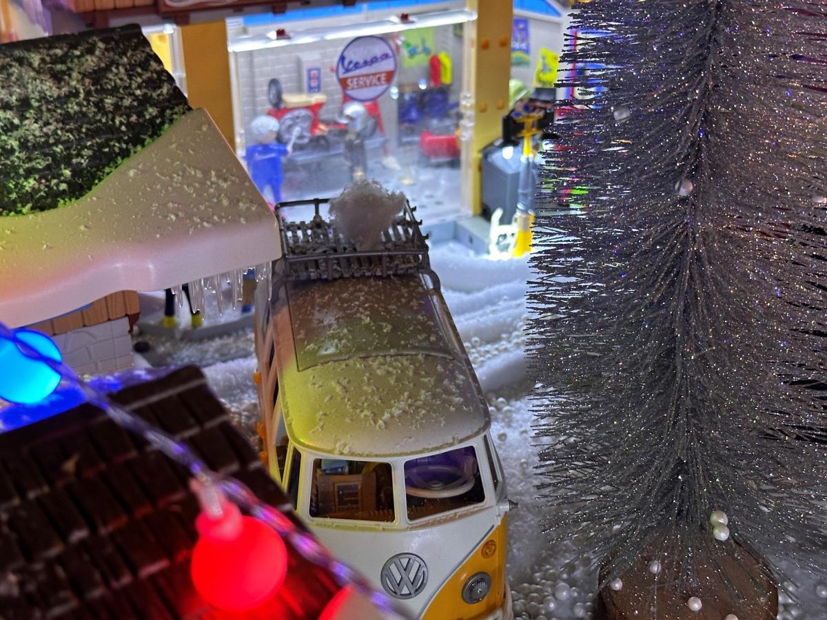 Miniwelten Lathen starten Vorweihnachtszeit mit winterlichem Bergdorf