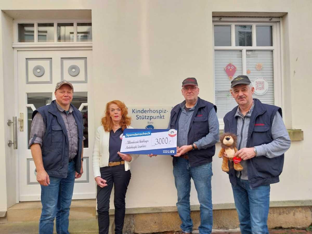 Oldtimerfreunde Niederlangen spenden 6.855 Euro aus Schrottsammlung Oldtimerfreunde Niederlangen spenden 6.855 Euro aus Schrottsammlung