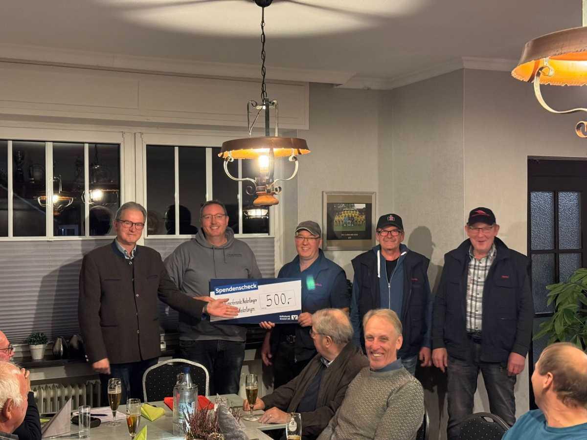 Oldtimerfreunde Niederlangen spenden 6.855 Euro aus Schrottsammlung Oldtimerfreunde Niederlangen spenden 6.855 Euro aus Schrottsammlung