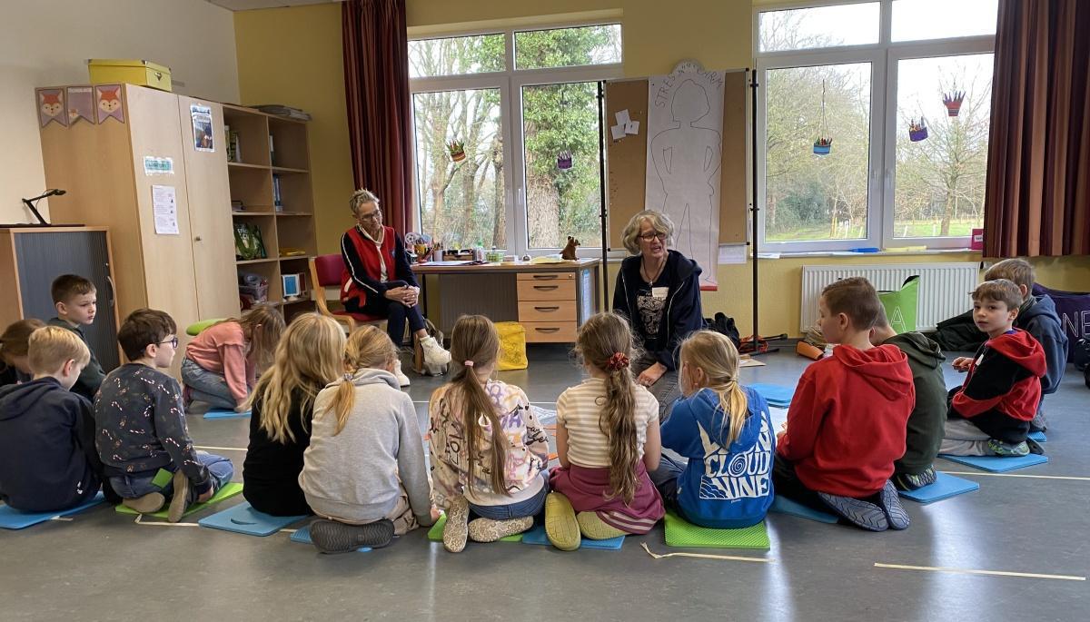 „Mit mir nicht!“ – Projekt zur Selbstbehauptung und Selbstverteidigung für Grundschulkinder „Mit mir nicht!“ – Projekt zur Selbstbehauptung und Selbstverteidigung für Grundschulkinder