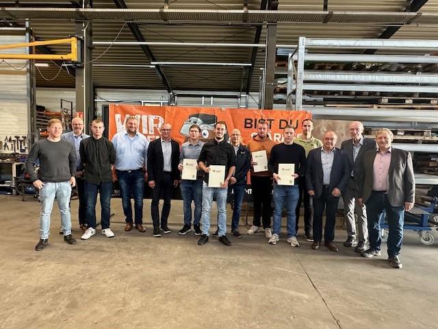 Ehrung bei beruflichen Erfolgen - Meldung an die Samtgemeinde Lathen erforderlich Ehrung bei beruflichen Erfolgen - Meldung an die Samtgemeinde Lathen erforderlich