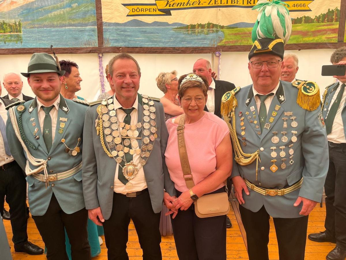 Neues Schützenkönigspaar in Oberlangen