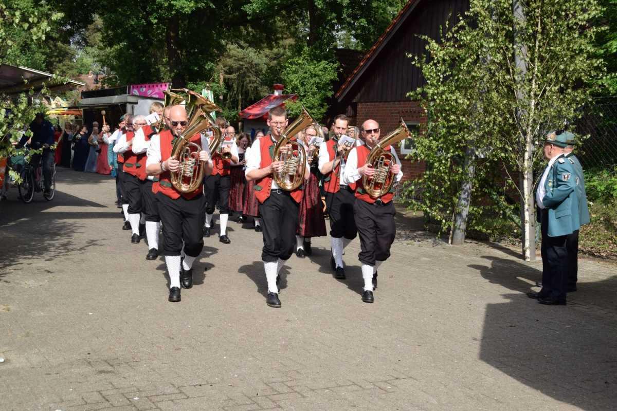 Neues Königshaus in Oberlangen Neues Königshaus in Oberlangen