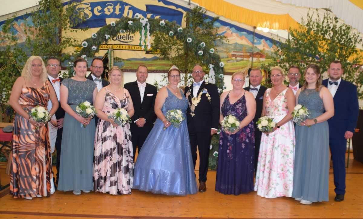 Neues Königshaus beim Bürgerschützenverein Lathen e.V. Neues Königshaus beim Bürgerschützenverein Lathen e.V.