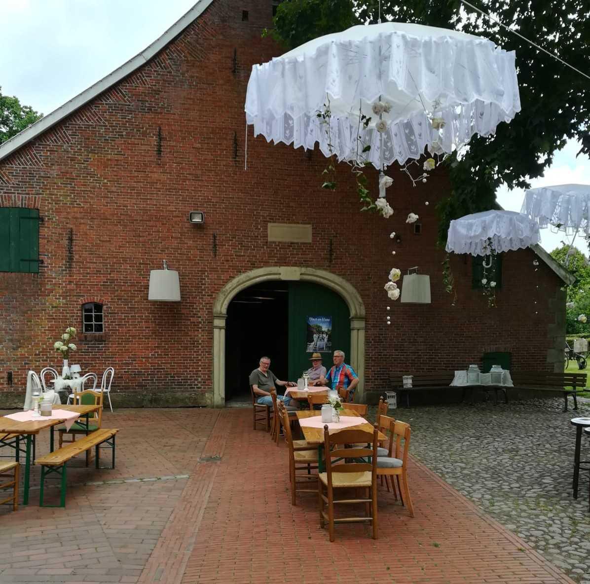 Kaffee und Kuchen in gemütlicher Atmosphäre in Oberlangen