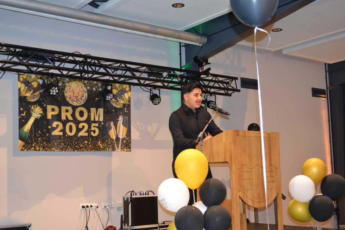 Abschlussfeier an der Erna-de-Vries-Schule: 90 Zeugnisse überreicht am 27.06.2025 Abschlussfeier an der Erna-de-Vries-Schule: 90 Zeugnisse überreicht am 27.06.2025