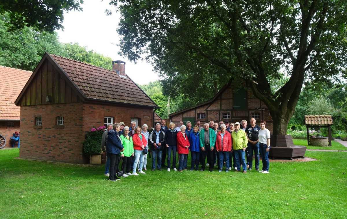 Mit dem Rad zu Besuch beim Heimatverein Rütenbrock 