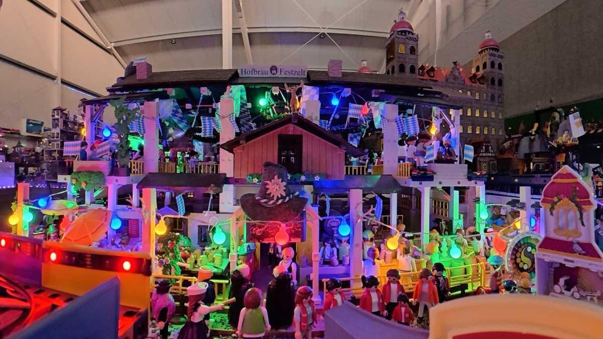 Weiß-blaue Geschichten aus den Miniwelten Lathen Oktoberfest wirkt bis nach Niederlangen – Regelmäßige Veränderungen in der Dauerausstellung Weiß-blaue Geschichten aus den Miniwelten Lathen Oktoberfest wirkt bis nach Niederlangen – Regelmäßige Veränderungen in der Dauerausstellung