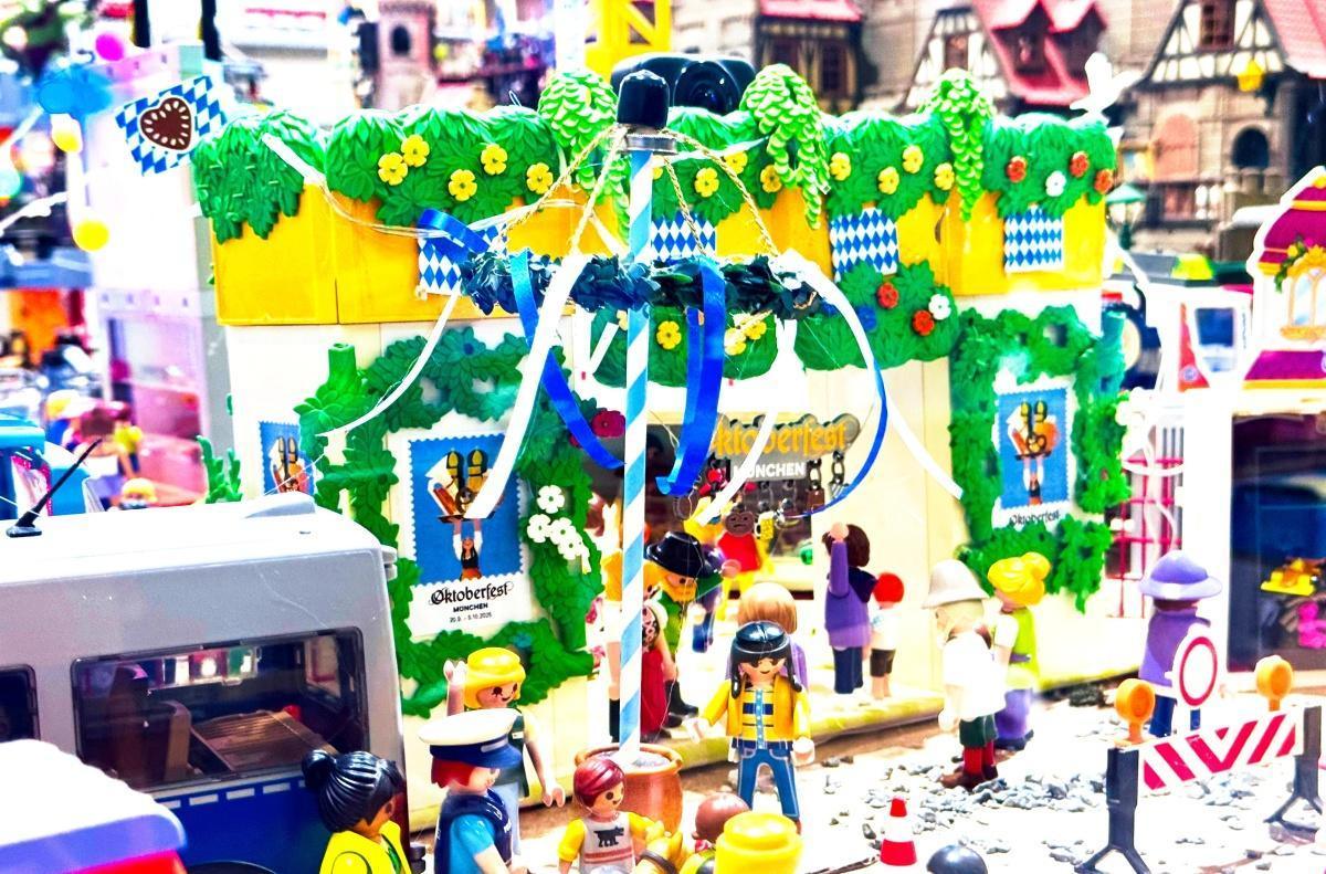 Weiß-blaue Geschichten aus den Miniwelten Lathen Oktoberfest wirkt bis nach Niederlangen – Regelmäßige Veränderungen in der Dauerausstellung Weiß-blaue Geschichten aus den Miniwelten Lathen Oktoberfest wirkt bis nach Niederlangen – Regelmäßige Veränderungen in der Dauerausstellung