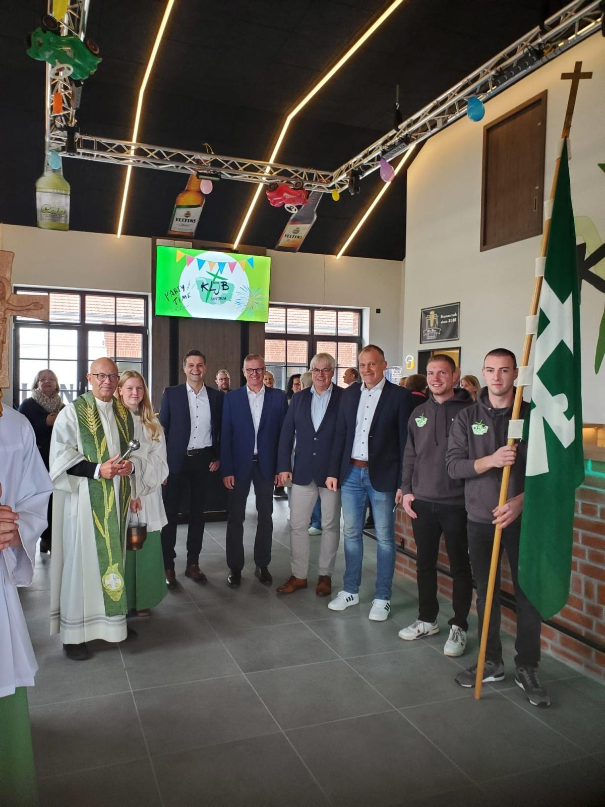 Einweihung des Mehrgenerationenhauses und der Schmiede in Sustrum