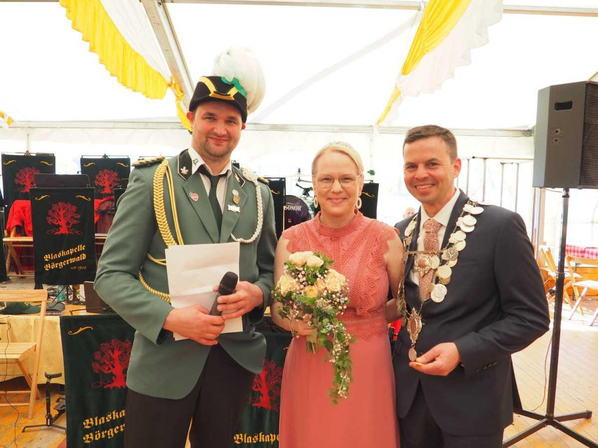 Neues Königshaus beim Schützenverein Neulangen