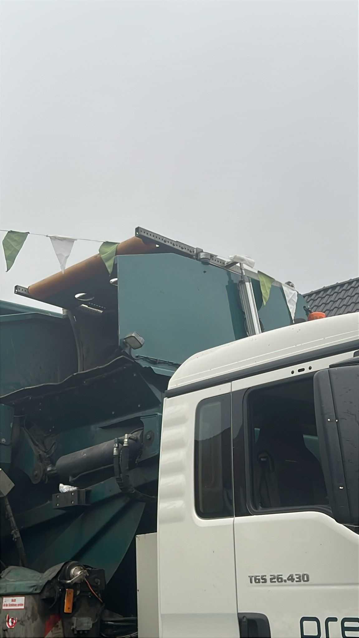 Straßenschmuck bei Schützenfesten darf Müllfahrzeuge nicht behindern