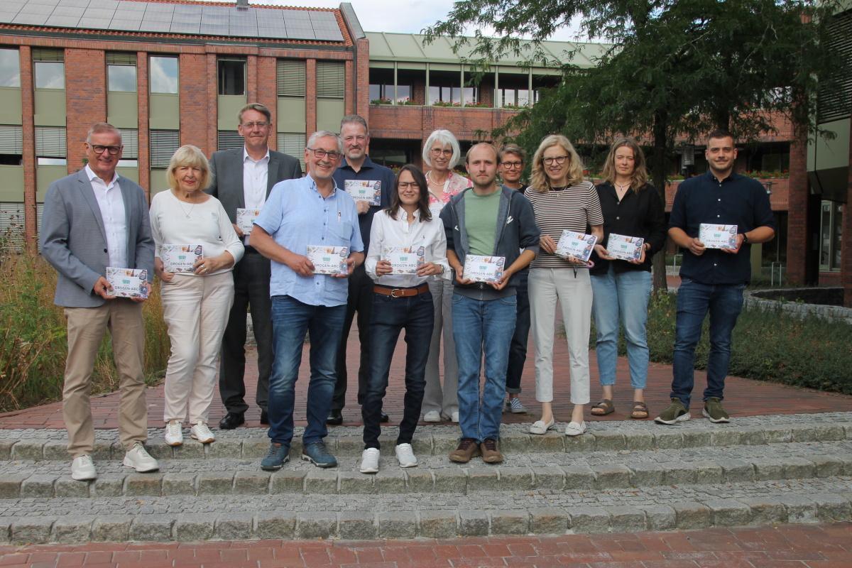 Drogen-ABC: Kreuzbund stellt gemeinsam mit Landkreis Emsland überarbeitete Neuauflage vor Drogen-ABC: Kreuzbund stellt gemeinsam mit Landkreis Emsland überarbeitete Neuauflage vor