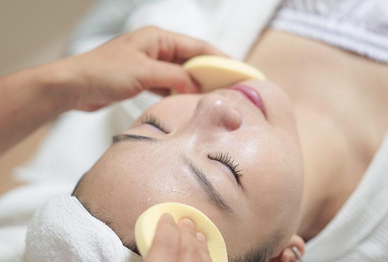 Treatment Facial Bar