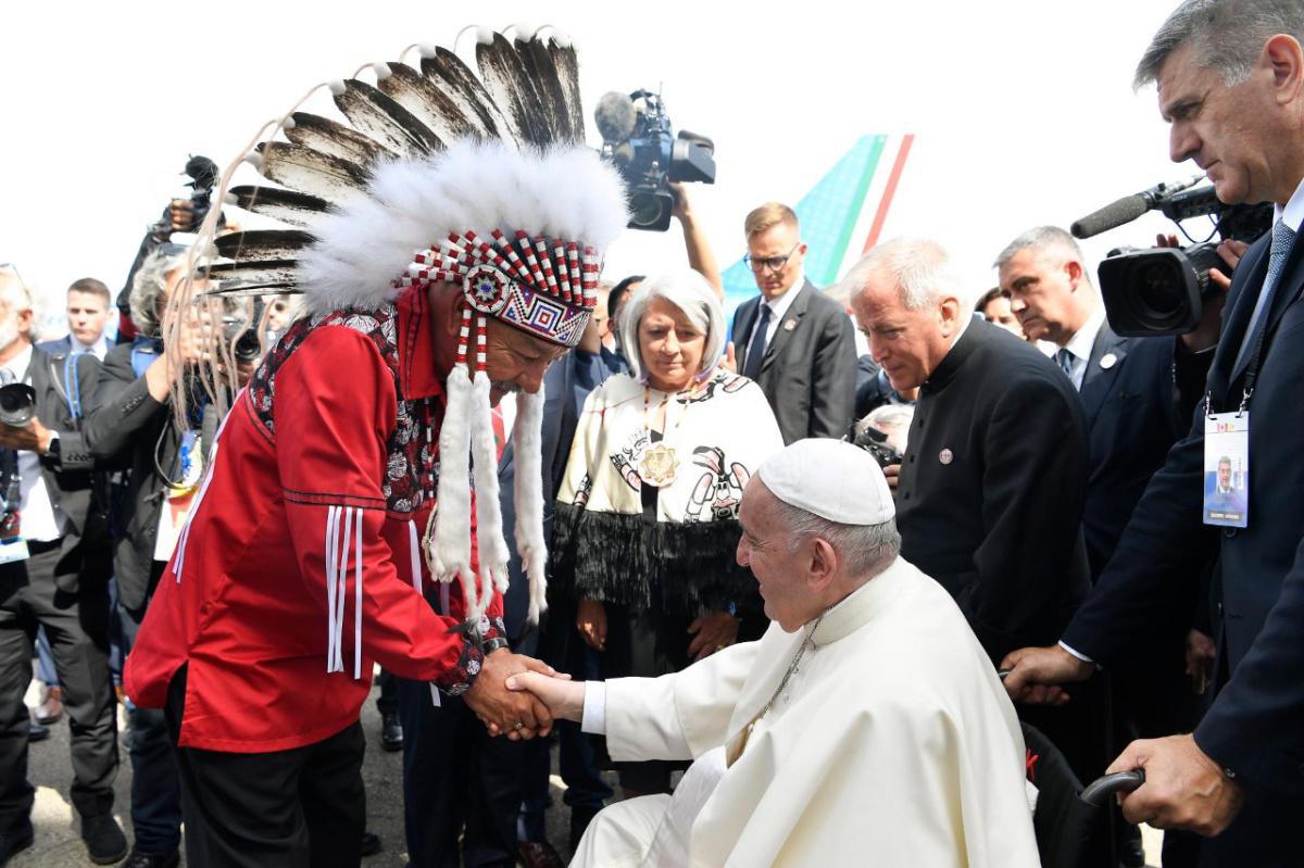 Francisco pede perdão aos indígenas do Canadá