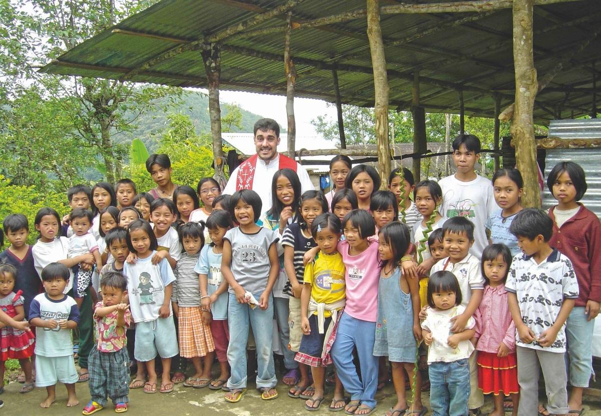 Missionários de esperança, tema do mês