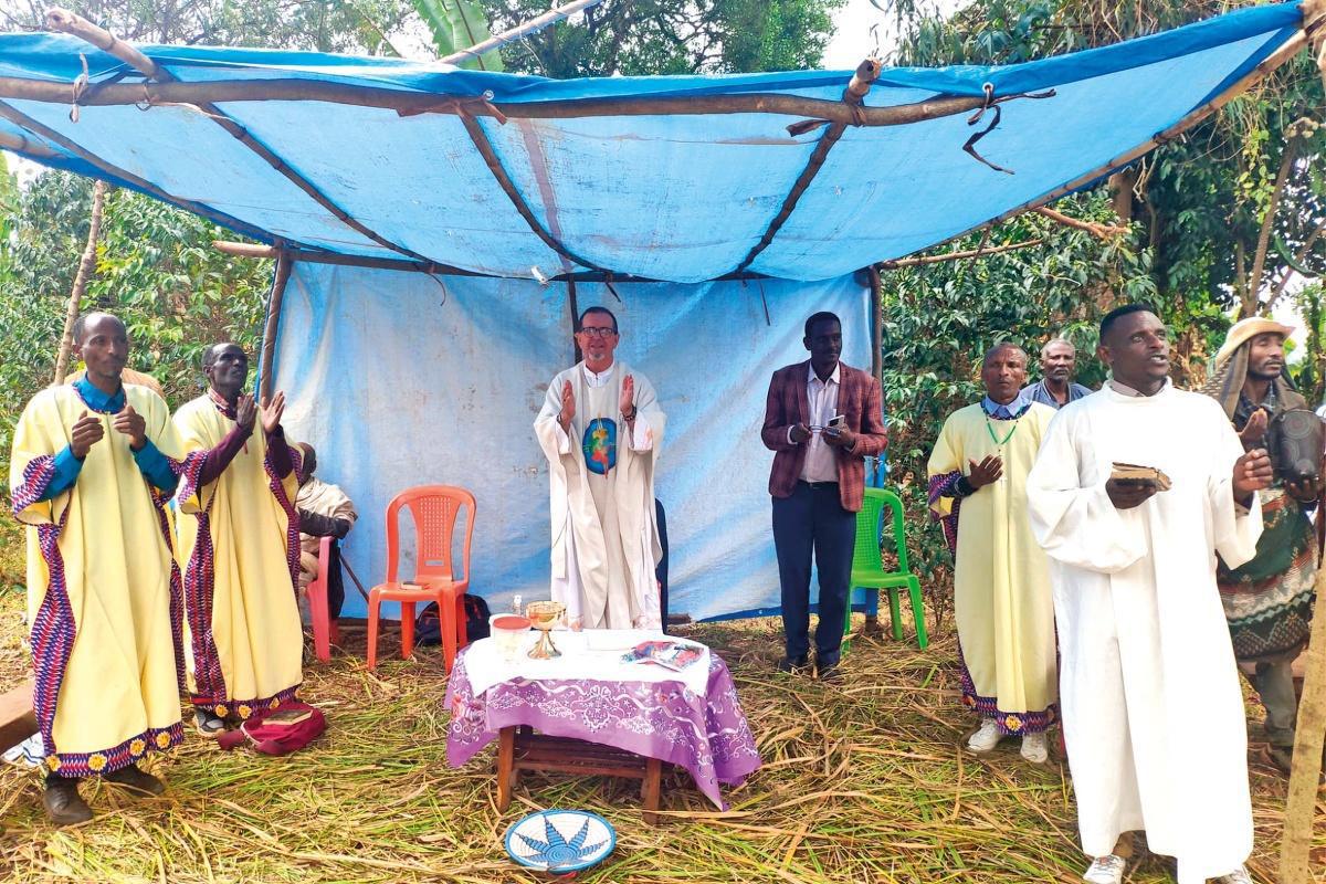 Missionários de esperança, tema do mês