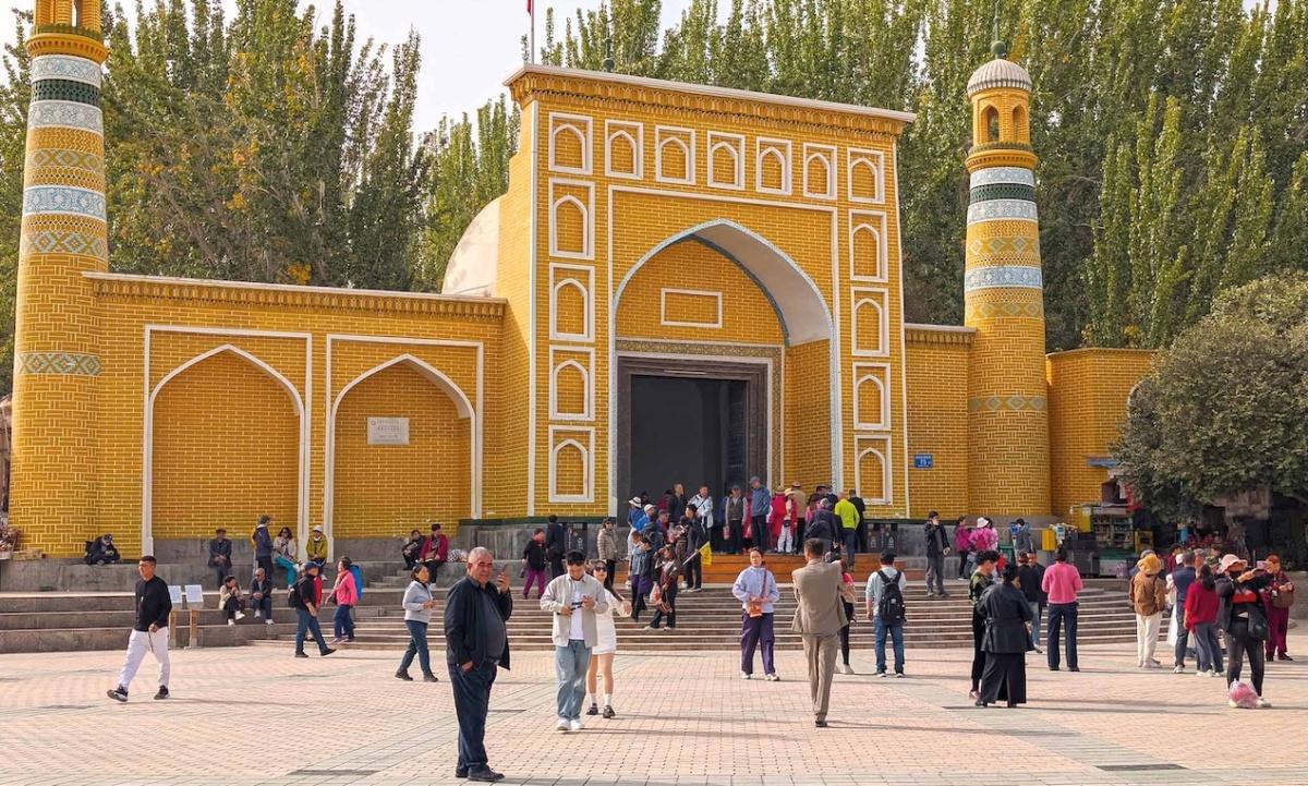 Sob (apertada) vigilância