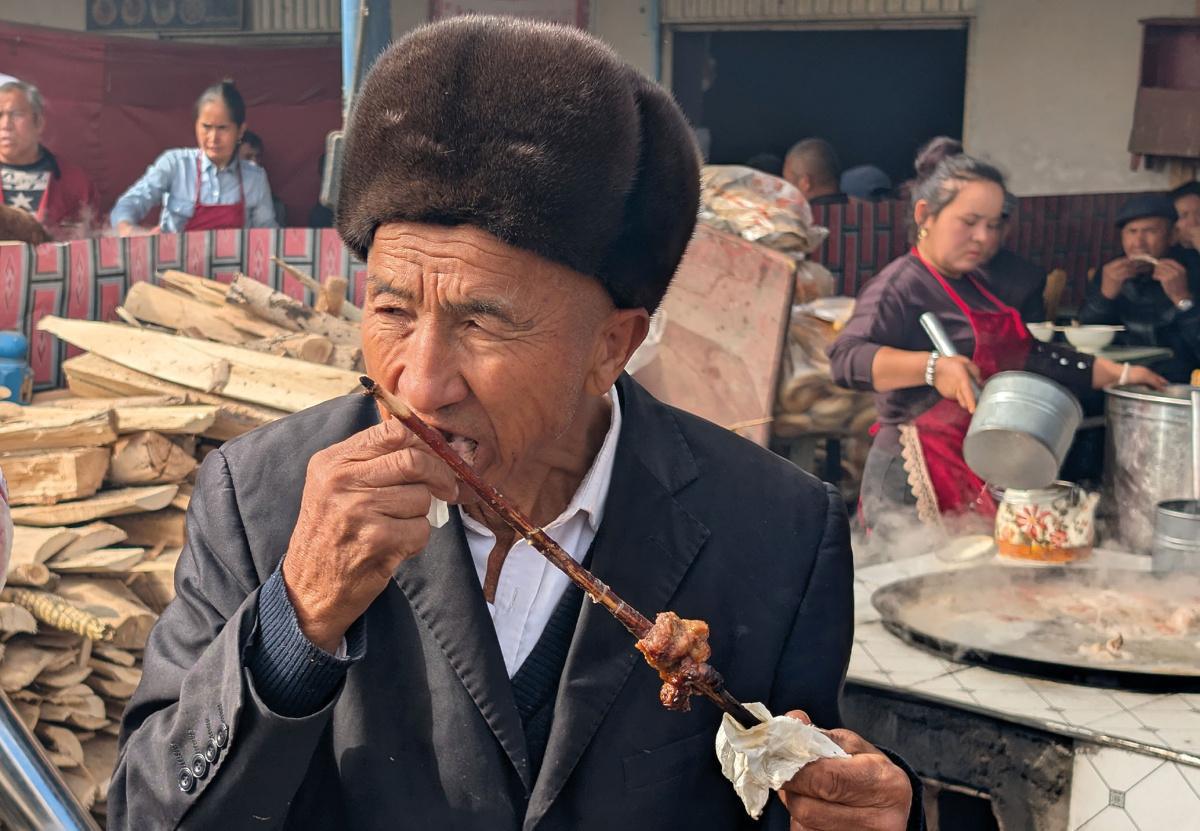 Sob (apertada) vigilância