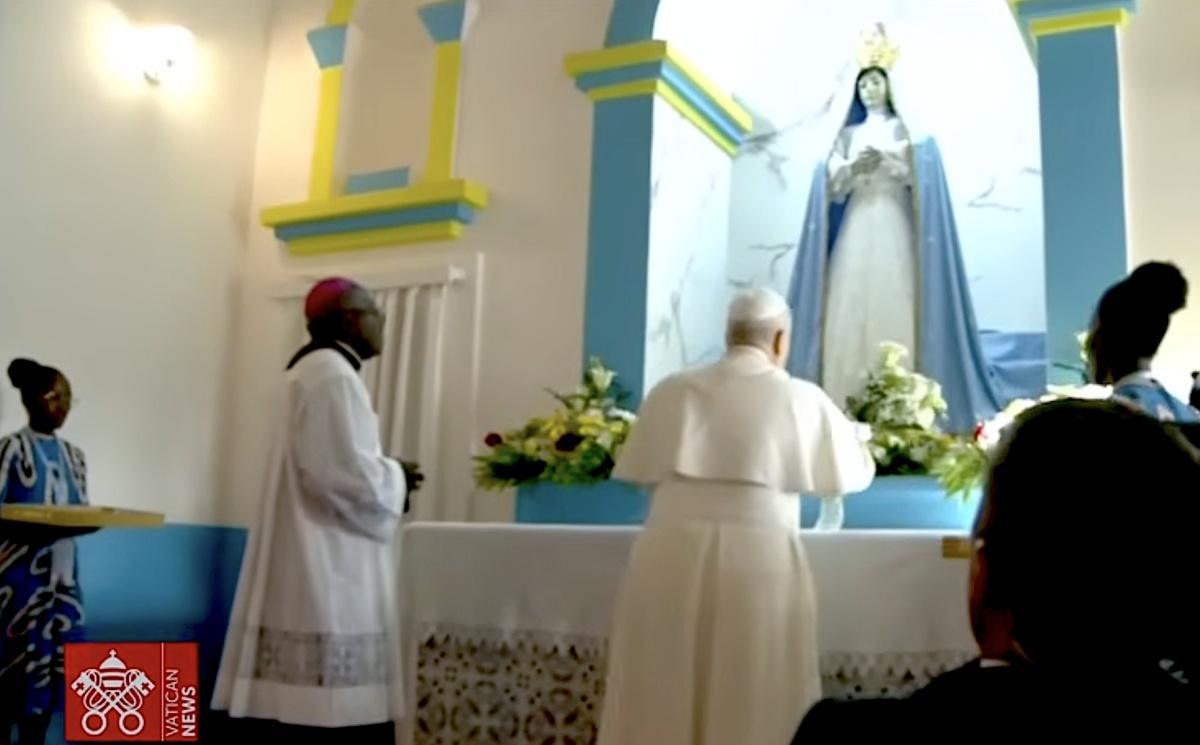 Leão XIV na oração do Terço: "É o amor que deve triunfar, não a guerra!"