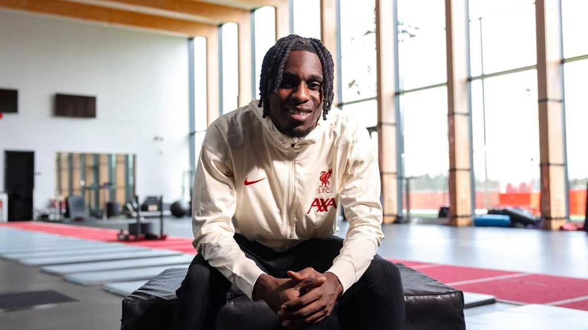 Jeremie Frimpong - tuulennopea taskusalama iskee oikealta laidalta
