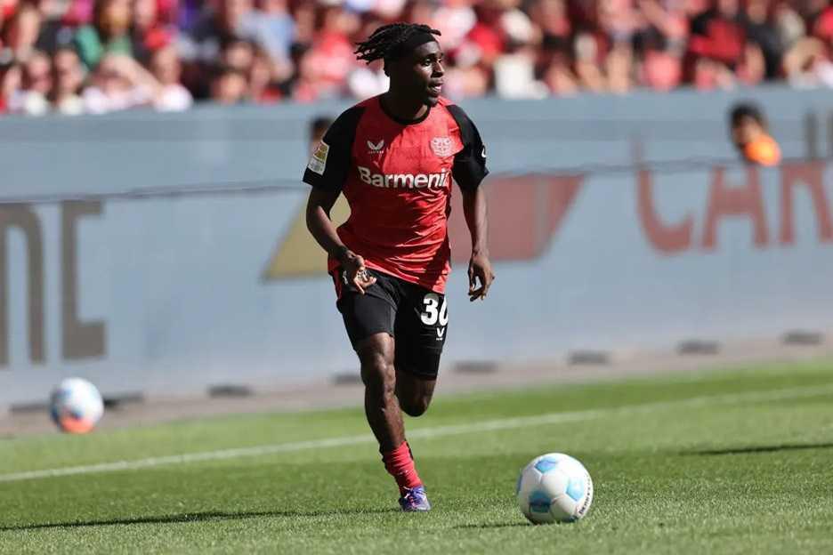 Jeremie Frimpong - tuulennopea taskusalama iskee oikealta laidalta