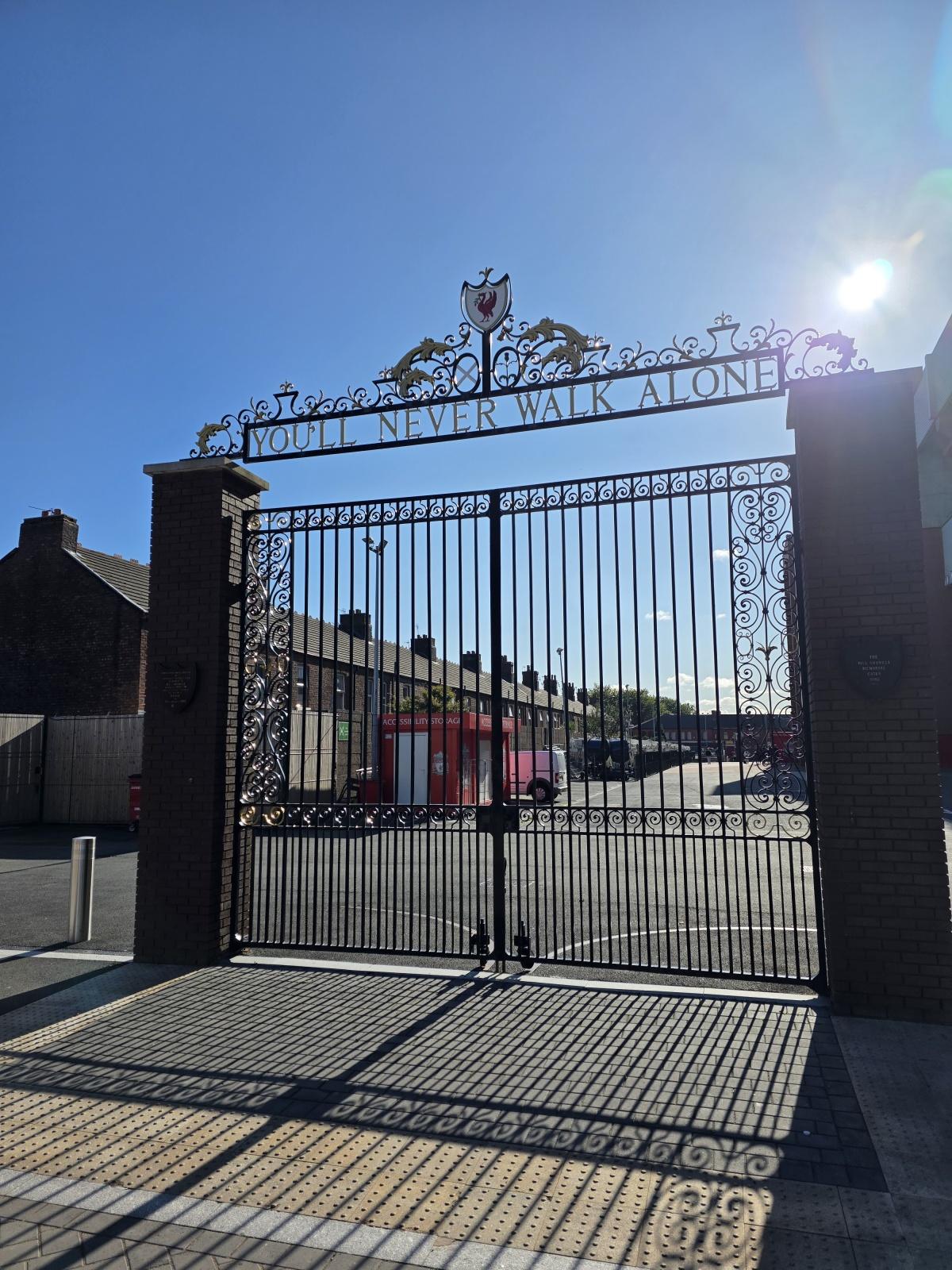 Ensimmäinen ottelureissu Anfieldille Ensimmäinen ottelureissu Anfieldille