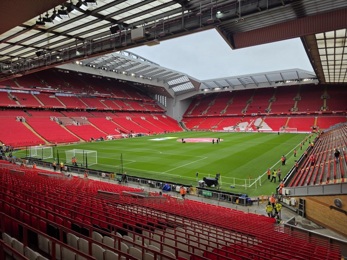 Ensimmäinen ottelureissu Anfieldille Ensimmäinen ottelureissu Anfieldille