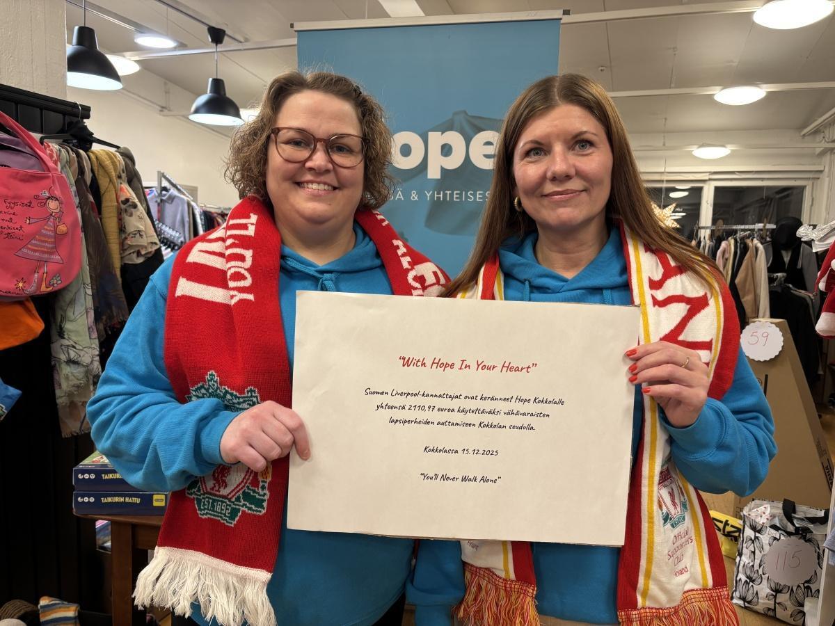"With Hope In Your Heart" – Liverpool-kannattajat keräsivät yli 2 000 euroa vähävaraisten lapsiperheiden auttamiseen "With Hope In Your Heart" – Liverpool-kannattajat keräsivät yli 2 000 euroa vähävaraisten lapsiperheiden auttamiseen