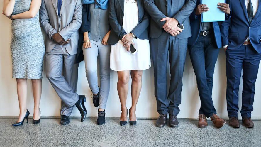 Tenue vestimentaire au travail : quelles sont les règles ?