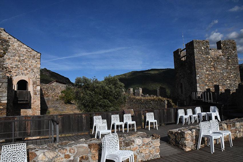 Castillo de Cornatel (León) Castillo de Cornatel (León)