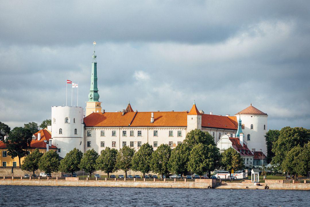 riga-castle-photo-live-riga-1080x720