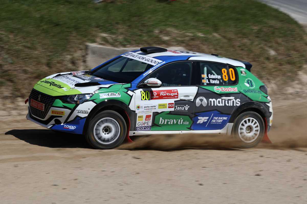 Sergi Pérez y Iago Gabeiras, en el podio del Rallye de Portugal