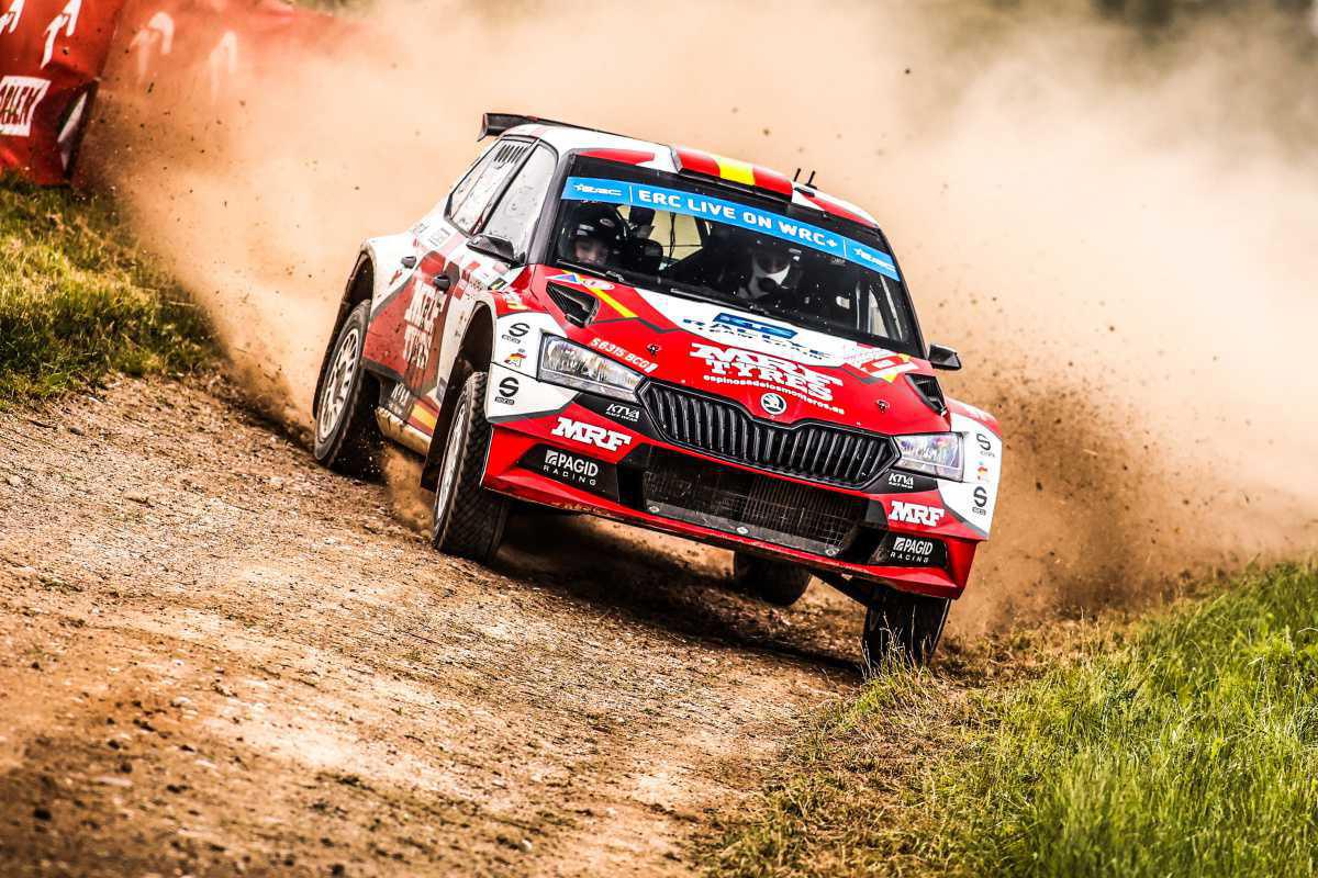 Efrén Llarena cambia de estrategia para Letonia Efrén Llarena cambia de estrategia para Letonia