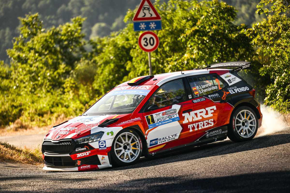 Efrén Llarena regresa al asfalto con el Skoda Fabia RS Rally2 Efrén Llarena regresa al asfalto con el Skoda Fabia RS Rally2