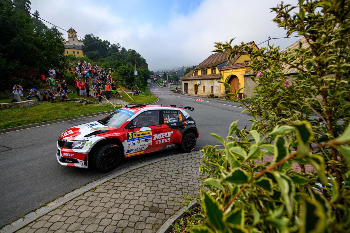 Efrén Llarena y Sara Fernández vuelven a conquistar el ERC Teams con MRF Tyres Efrén Llarena y Sara Fernández vuelven a conquistar el ERC Teams con MRF Tyres